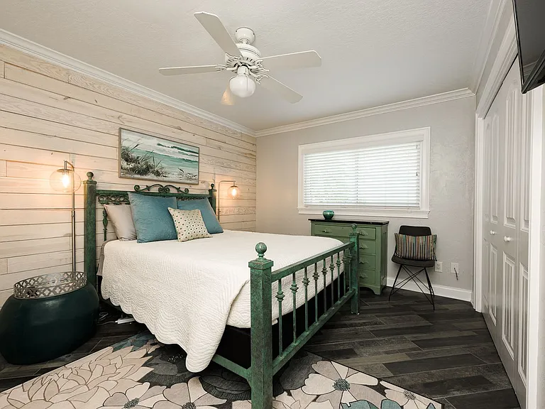 1130 John Anderson Dr — Photo 19