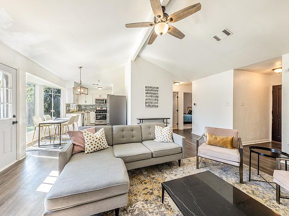4th image of 5329 King Henry Dr