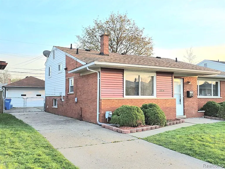 8340 Anna Ave — Photo 2