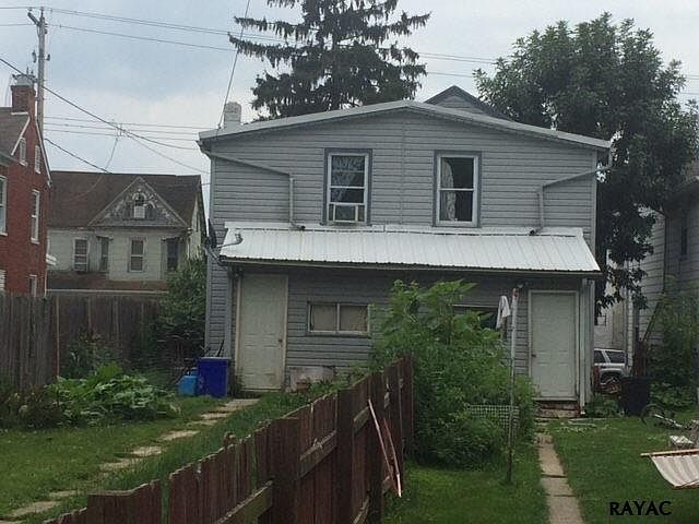 2nd image of 221 Main St