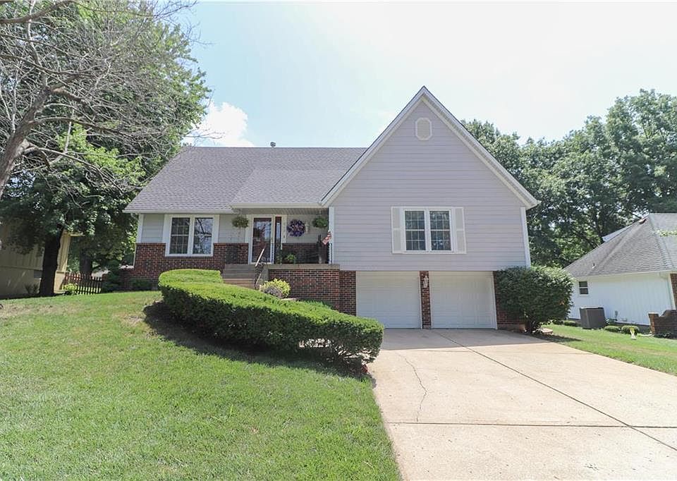 1st image of 612 NW Delwood Dr