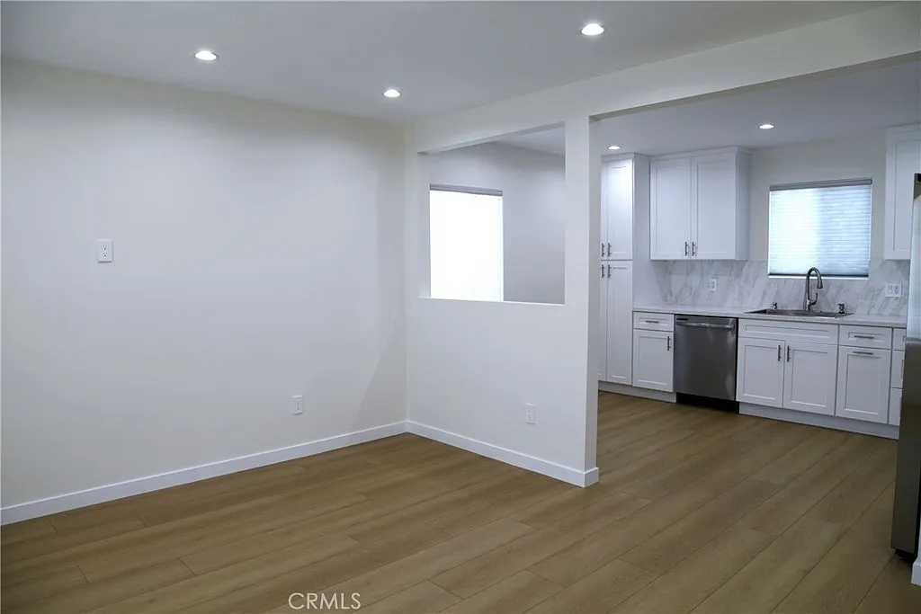 2 bed, 775 sqft, $2,900 — Photo 2