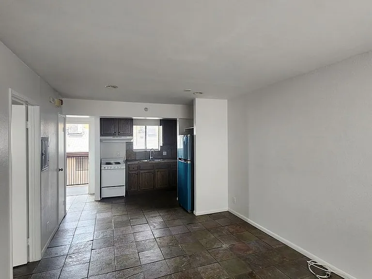 1816 N Gramercy Pl — Photo 20