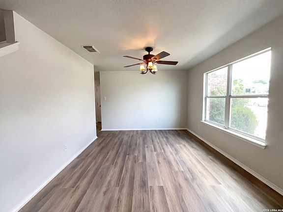 3rd image of 11010 VOLLMER LN