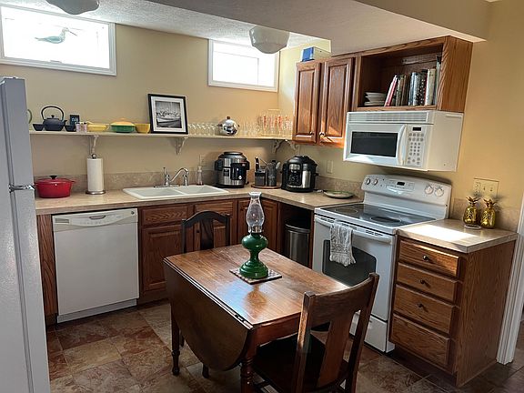 4th image of 705 Allen St #2
