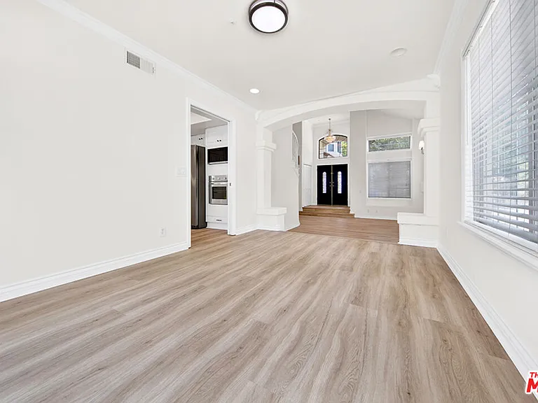 5532 Angelus Ave — Photo 18