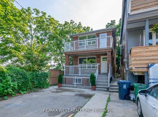 2A Fort Rouille St #3, Toronto, ON M6K2C1