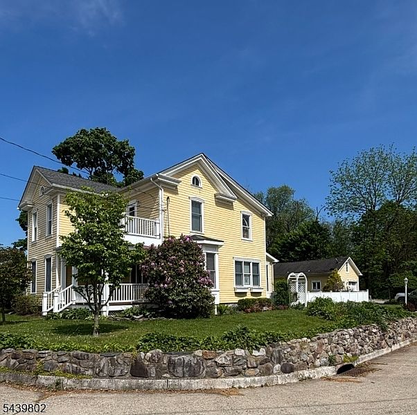 1st image of 13 Green St