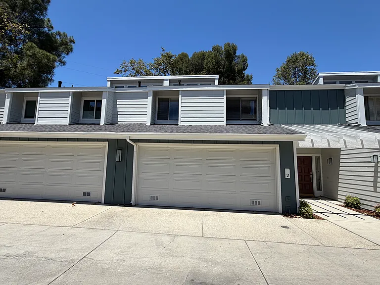18241 Andrea Cir N #2 — Photo 2