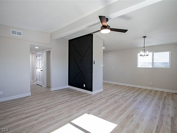 5th image of 2921 Howard Dr