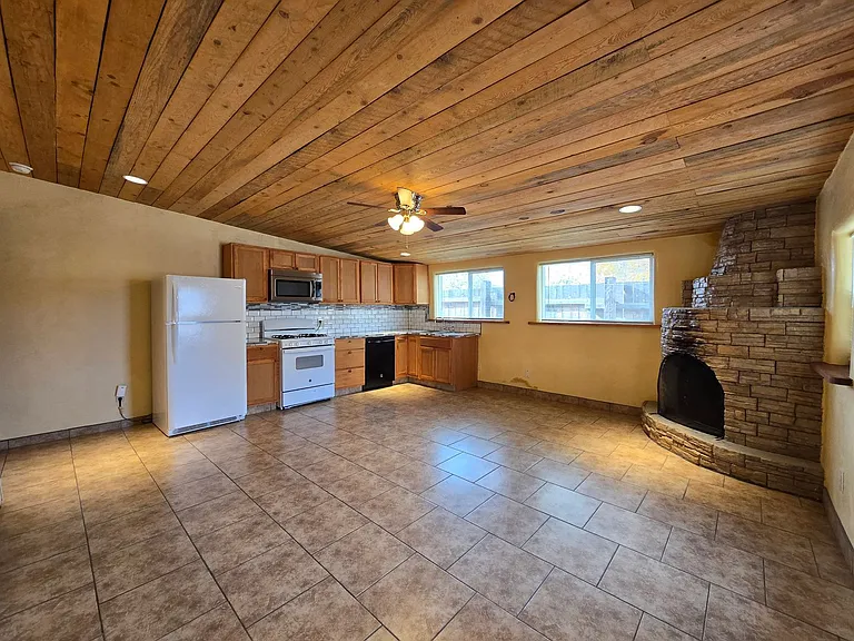 941 Agua Fria St — Photo 3