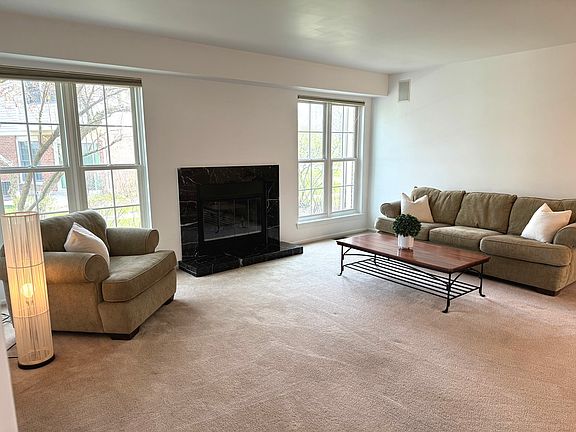 4th image of 30W016 Spruce Ct