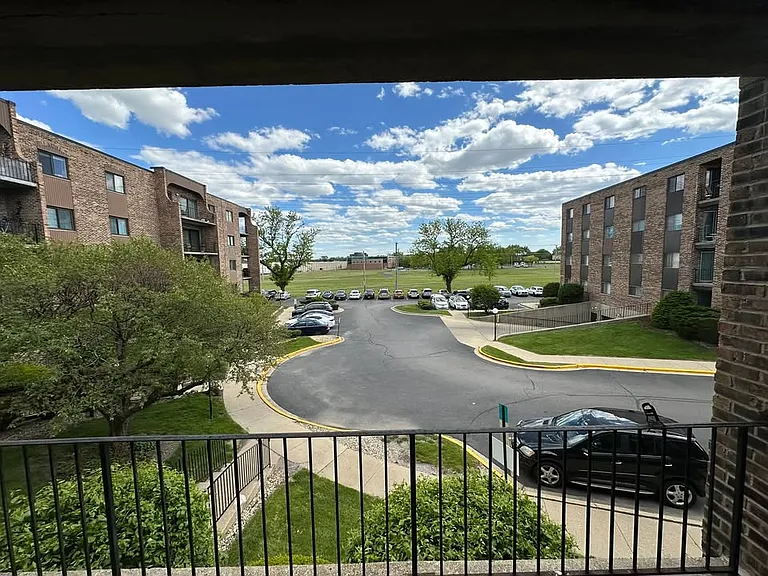 601 Huntington Commons Rd #202 — Photo 21