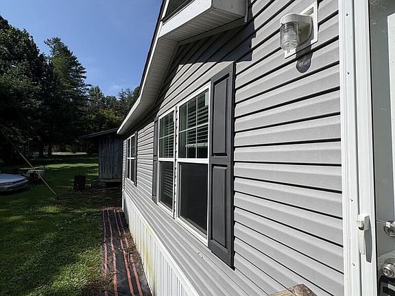 2nd image of 776 Earls Loop