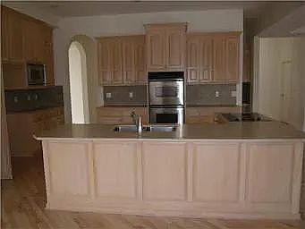 4th image of 708 NE Dick Howser Ct