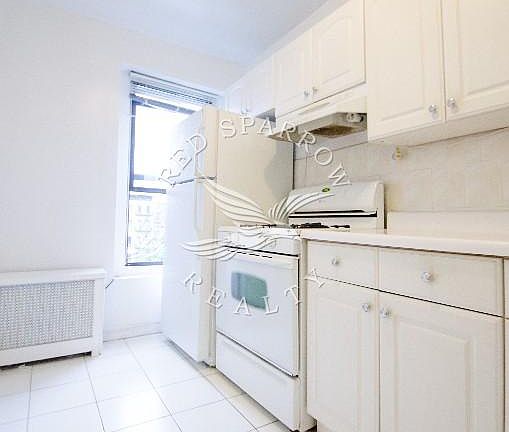 5th image of 178 E 109th St APT 4