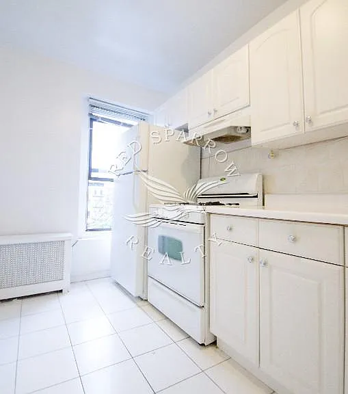 178 E 109th St #FOUR — Photo 10