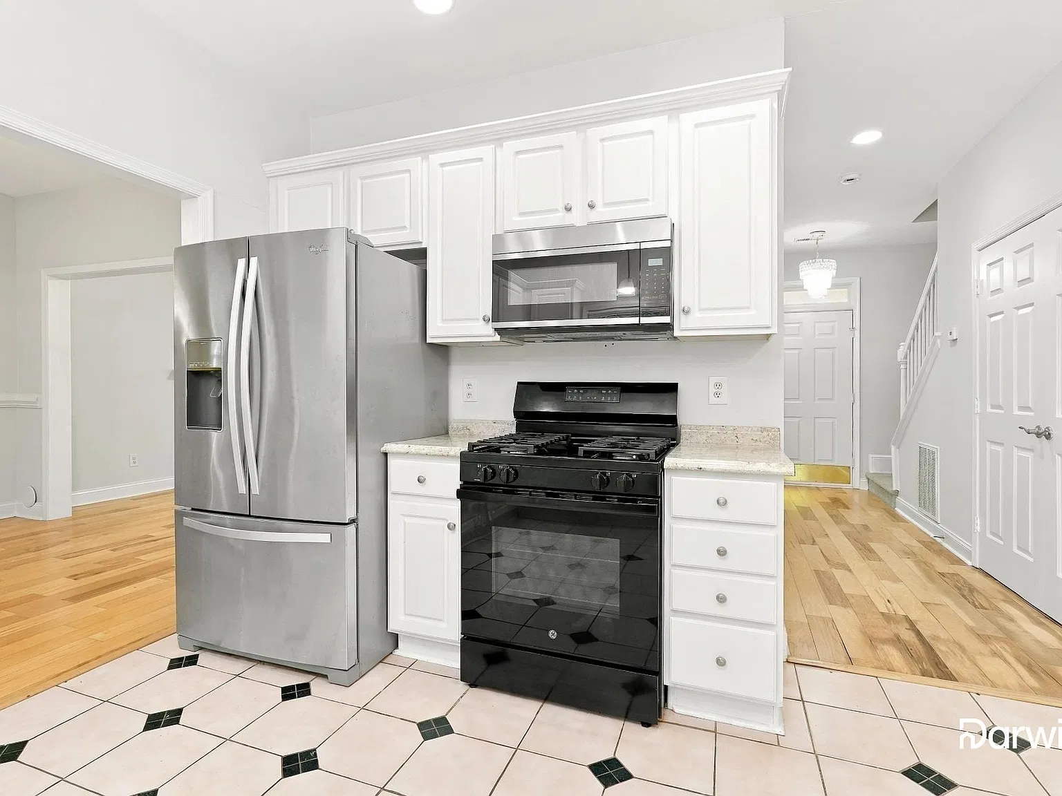 3 bed, 2.5 bath, 1524 sqft, $1,715 — Photo 3