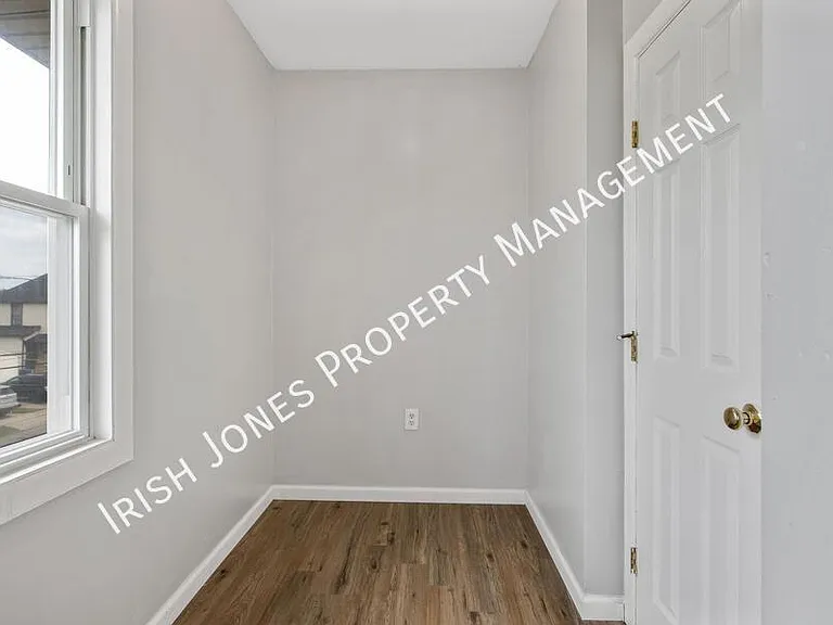 529 Winslow Ave #UPPER — Photo 5