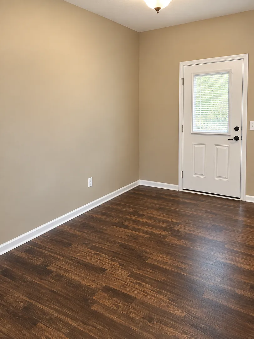 3 bed 2 bath home on Henderson Hwy — Photo 4