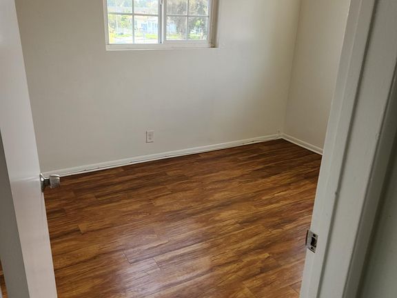4th image of 1621 W 226th St APT 10
