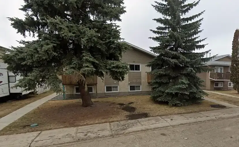 36 Cameron Cres #1A-RED