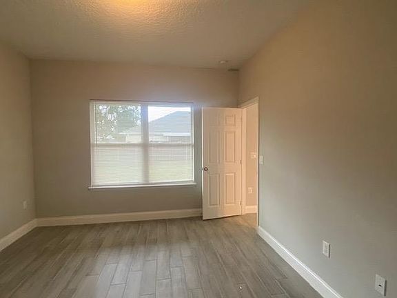 5th image of 704 Pelican Ct