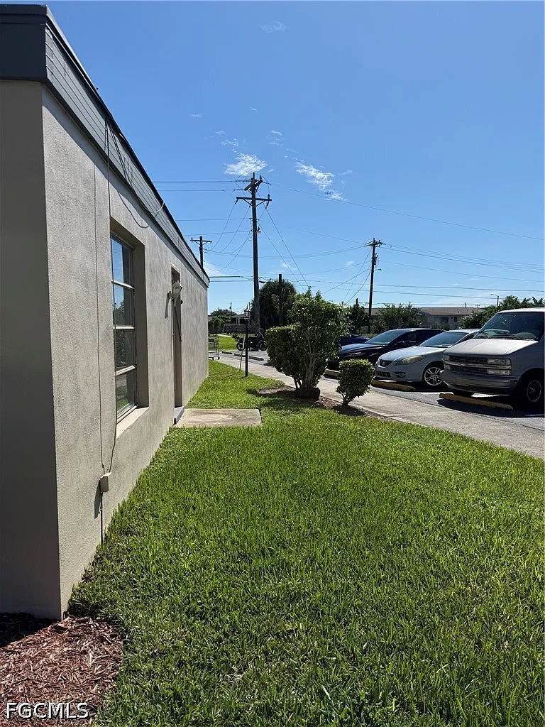 1 bed, 1.0 bath, 670 sqft, $1,000 — Photo 3