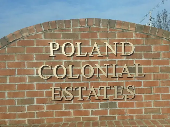 10 Colonial Estates Dr, Youngstown, OH 44514