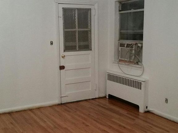 4th image of 804 Waring Ave