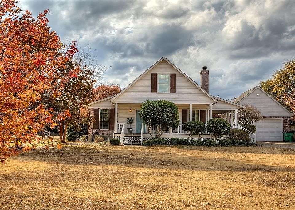 1st image of 624 Country Oaks