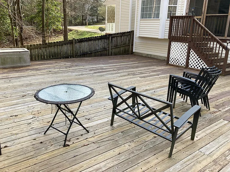 153 Troy Dr — Photo 3
