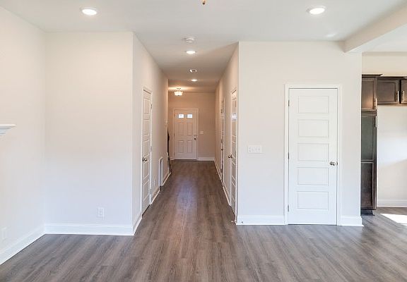 2nd image of 2406 Bucklin Dr