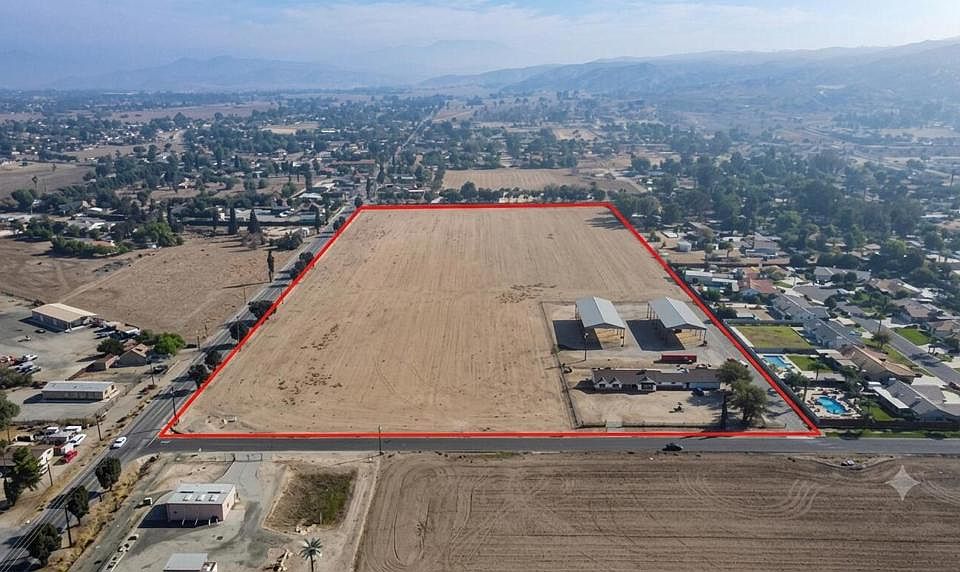 1st image of 22060 Olivas Ave