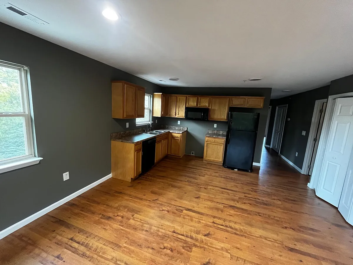 Building Photo - 130 College St #5