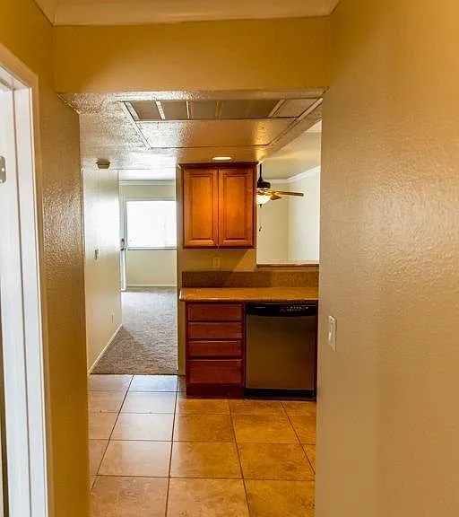 1605 E 2nd St #305 — Photo 2
