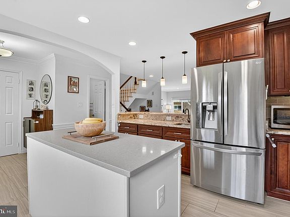 5th image of 11107 Candlelight Ln