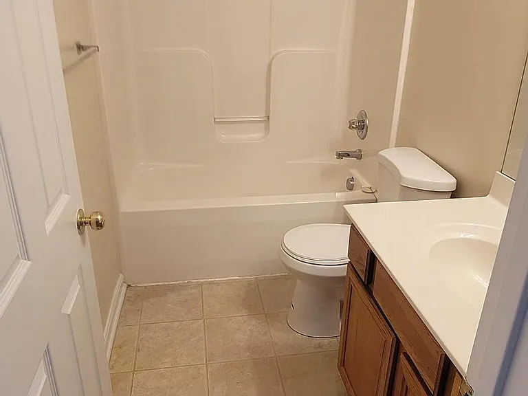 2938 Donjoy Dr — Photo 2
