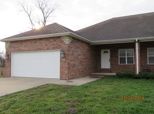 720 E Daniels St, Ozark, MO 65721
