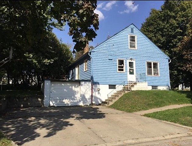 2nd image of 508 S Broadway St