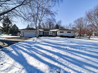 6757 Prairie View Dr, Sun Prairie, WI 53590