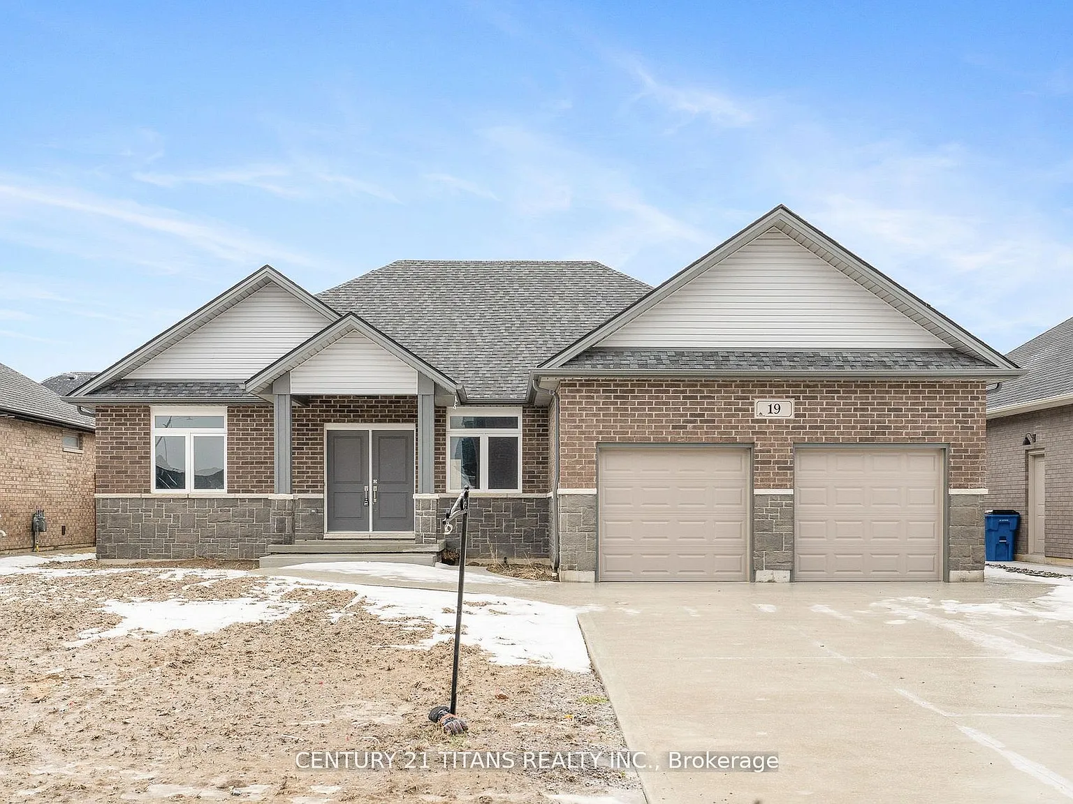 3 bed, $2,600 — Photo 1