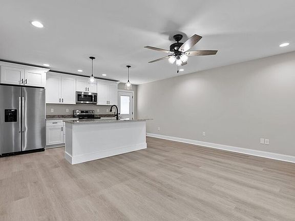 4th image of 36 Alder Cir Unit 38