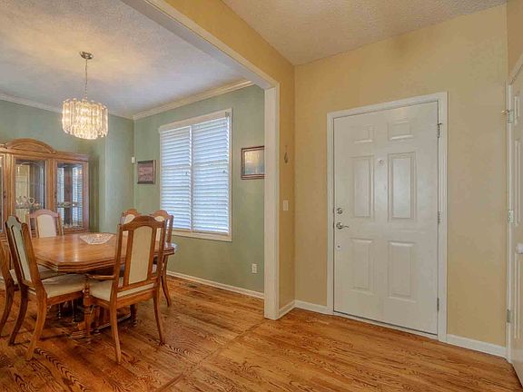 3rd image of 8009 W 142nd Ter