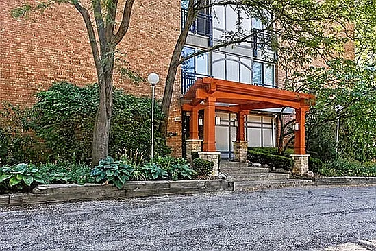 1833 Four Lakes Ave #2M — Photo 1