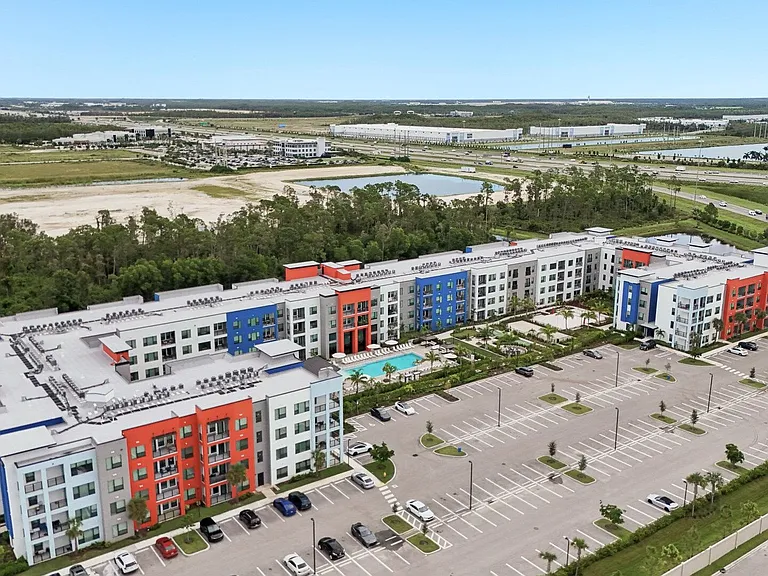 The Centro Apartments — Photo 37