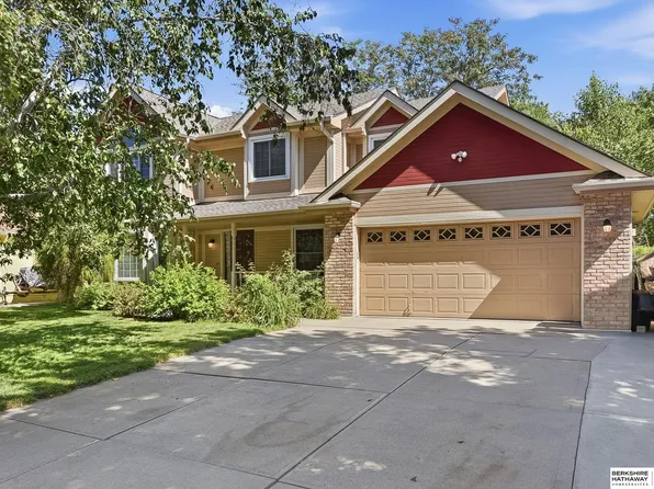 1000 Hickory Hill Rd, Papillion, NE 68046