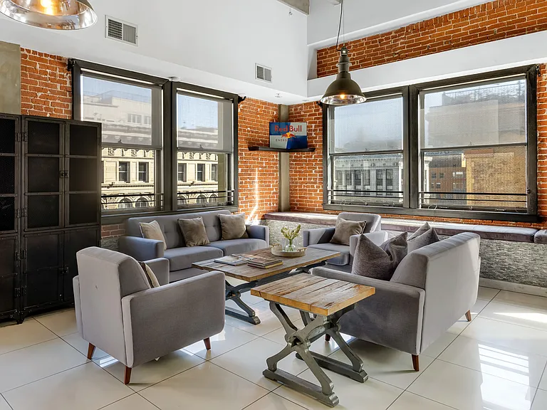639 S Spring St #14C — Photo 9
