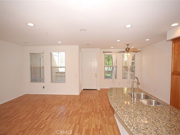 2nd image of 121 Chantilly