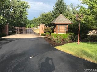 2 Estate Dr, Lima, OH 45805